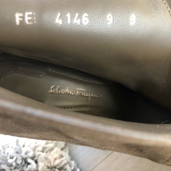 Ferragamo Volterra Suede Booties Size 9 - Picture 7 of 7